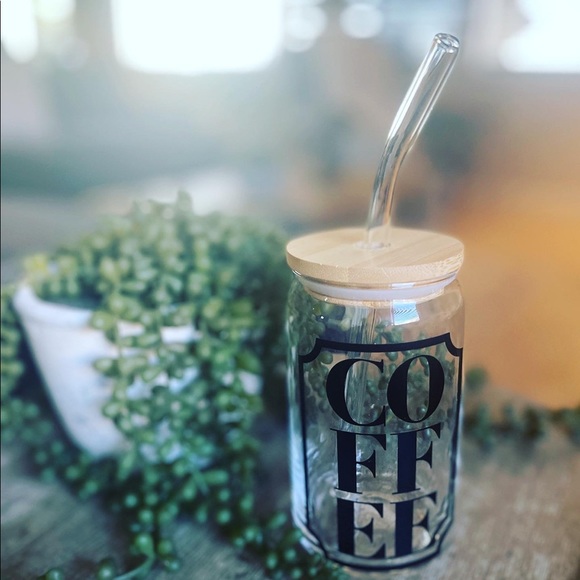 Coffee mom life Logo Can Glass Cup with Bamboo Lid + Straw - Picture 4 of 6